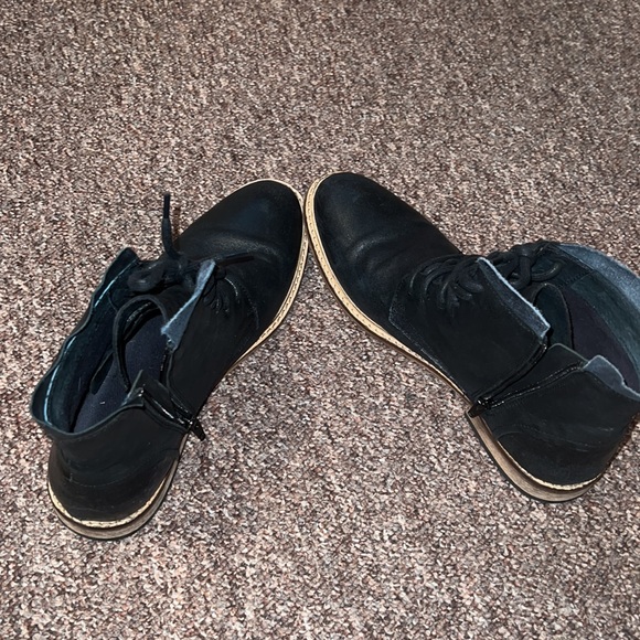 Boots - Picture 4 of 6